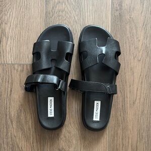 Steve Madden Mayven Black Leather Slide Sandals
